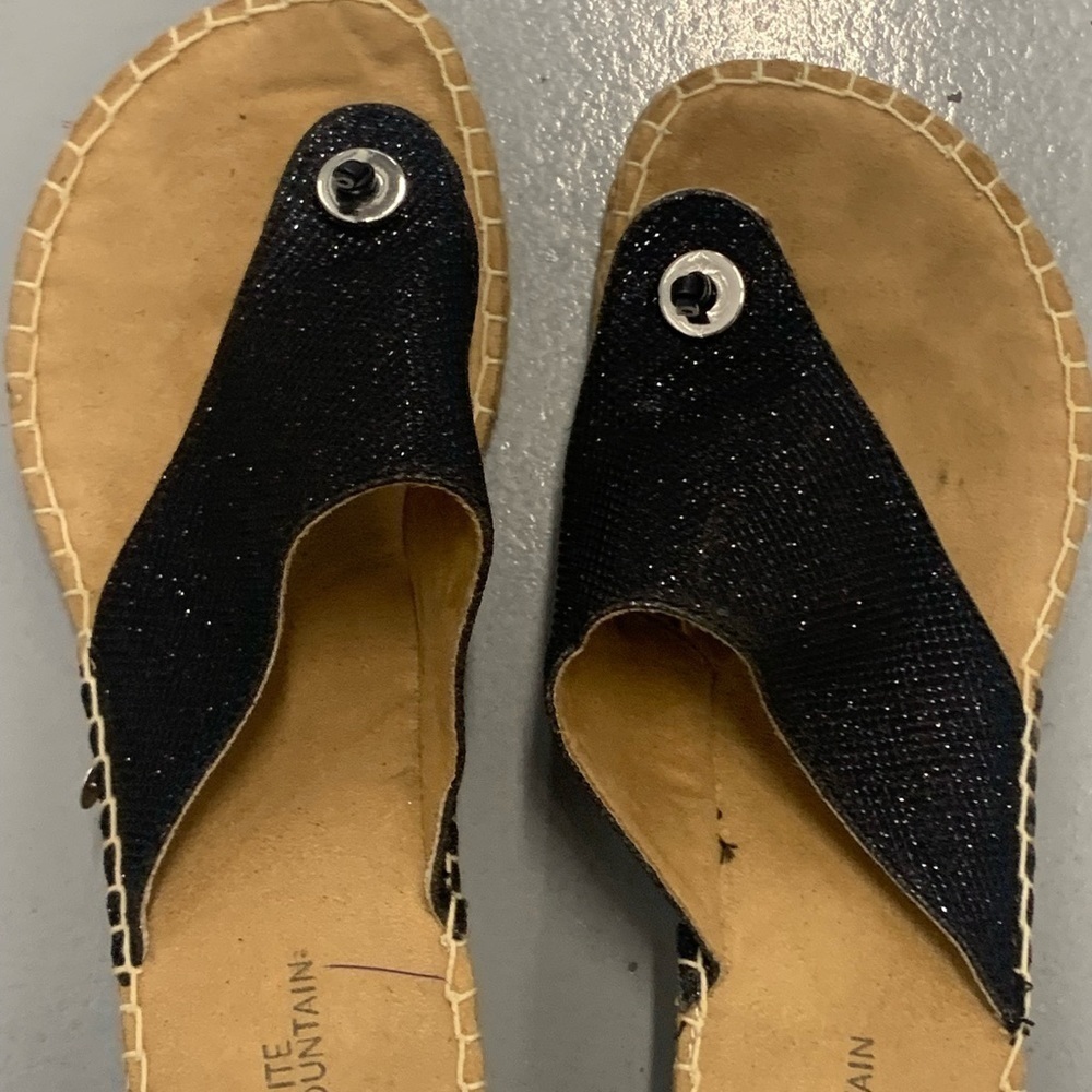 White Mountain Brand Thong Sandals - Picture 3 of 10